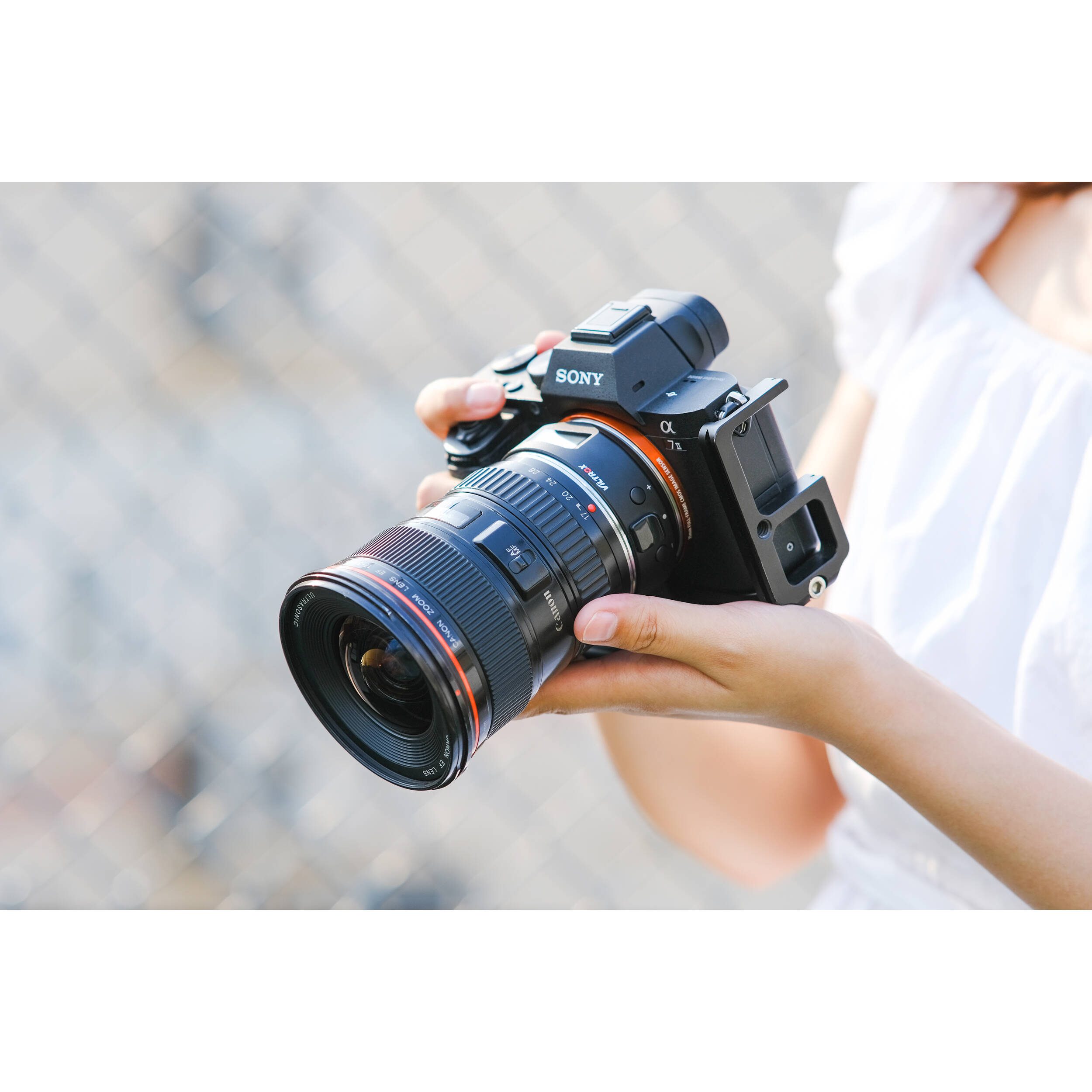 Viltrox EF-E5 adapter for Canon EF / EF-S series lenses to Sony E