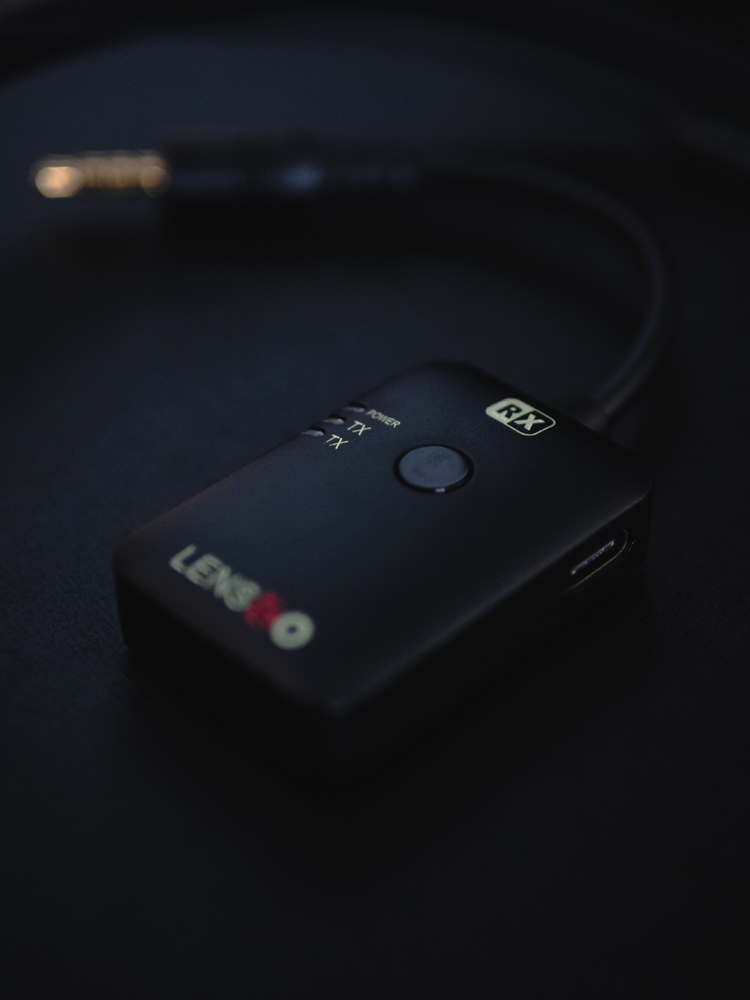 Lensgo 318D Full Duplex call wireless microphone 1V1