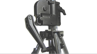 KUPO 482T 2 SCT WIND-UP STAND W/SAFETY AUTOMATIC LOCKING DEVICE