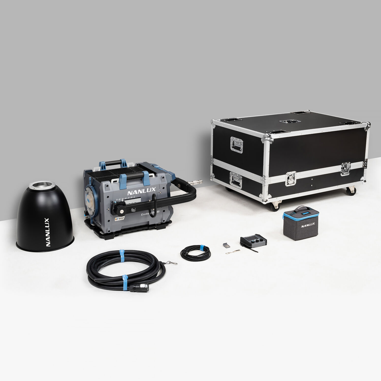 NANLUX Evoke 5000B LED Bi-color Spot Light with Flight Case