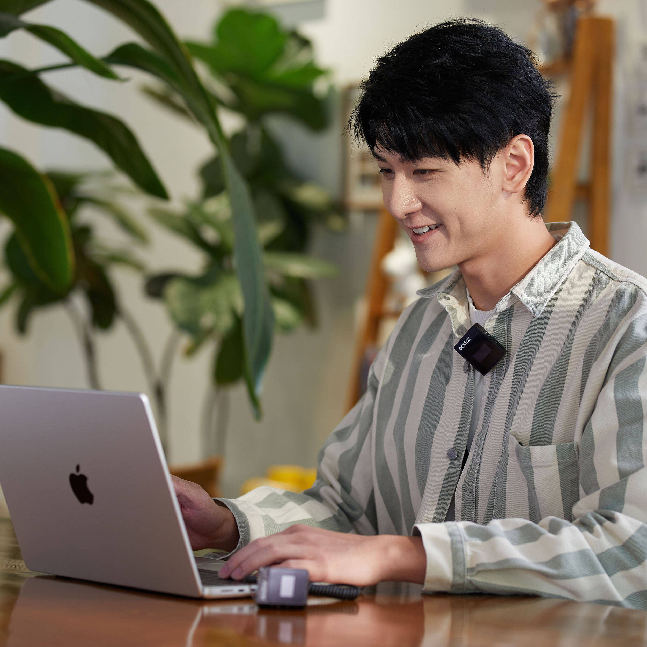 Godox MoveLink II M1 Compact Wireless Microphone System for Cameras & Smartphones with 3.5mm (2.4 GHz, Black)