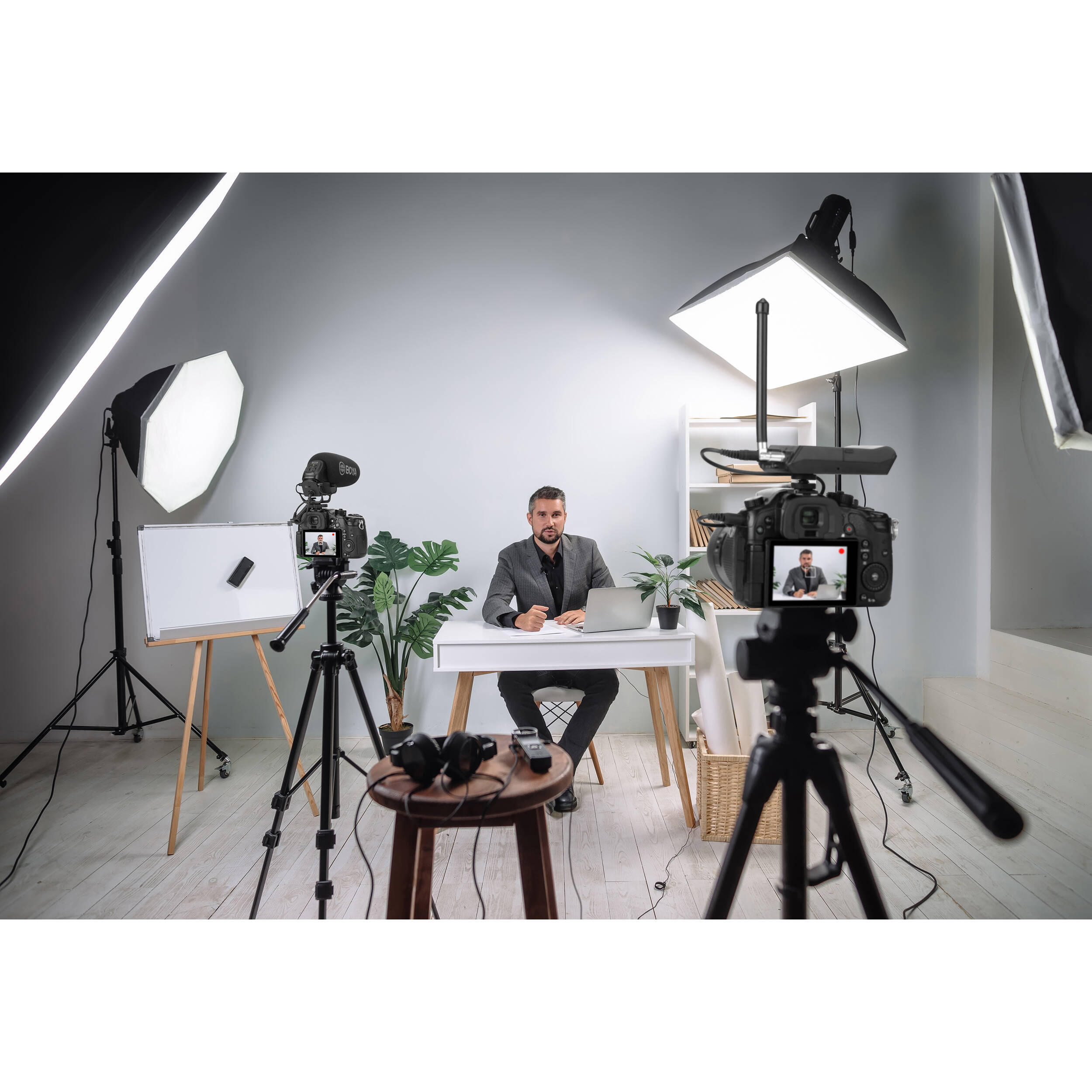 BOYA BY-WFM12 Camera-Mount VHF Wireless Omni Lavalier Microphone System for Cameras and Smartphones (204 to 215 MHz) - Image 4